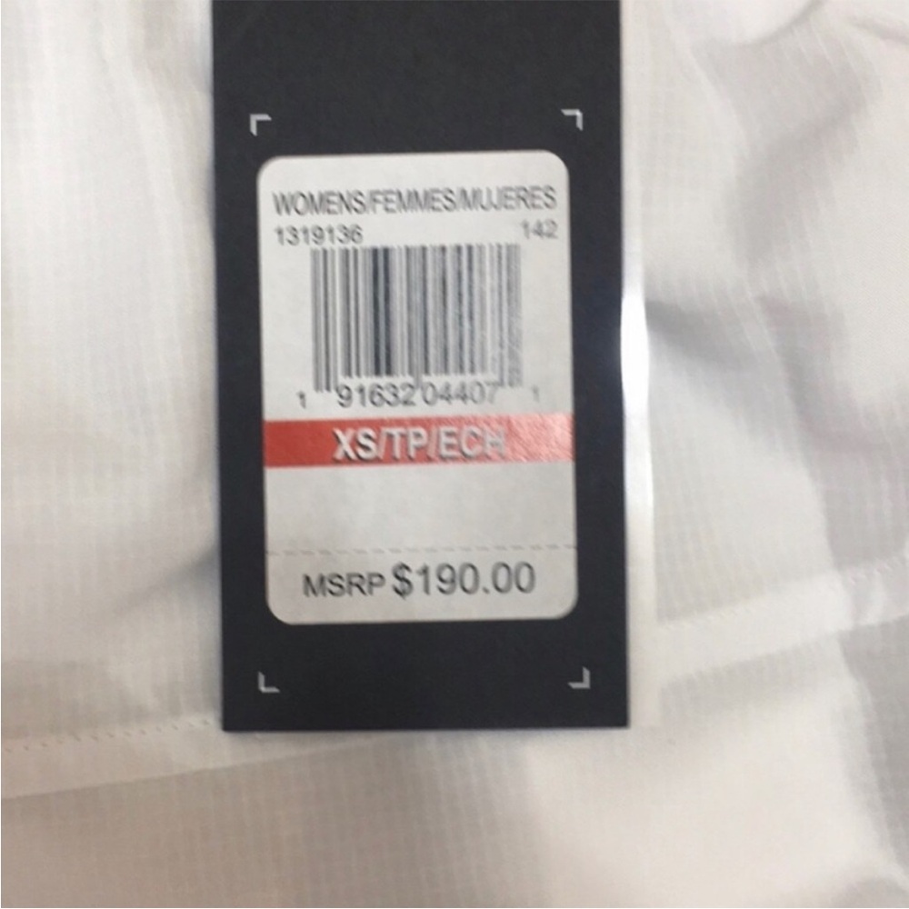 ๐ป Under Armour x Tim Coppens White Cropped Relaxed Smocked Blouse Short Sleeves - Picture 2 of 10